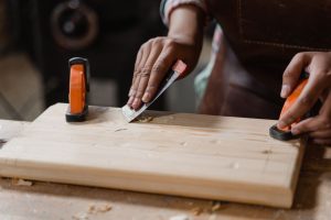 Restauración de muebles DIY comparado con trabajo profesional en taller Segni D'Arte Tenerife