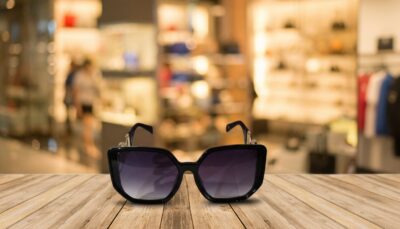 Gafas de sol mujer oversize negras con lente degradado violeta