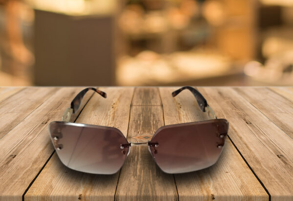 Gafas de sol sin montura rectangulares con cristales, lente marrón degradado y varillas efecto carey