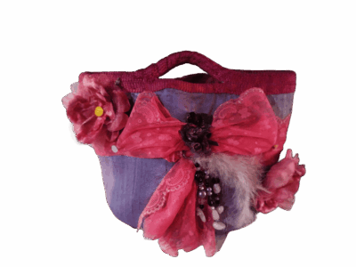 Bolso artesanal lila romántico hecho a mano con lazo rosa, flores y perlas Bolso artesanal lila romántico hecho a mano con lazo rosa, flores y perlas